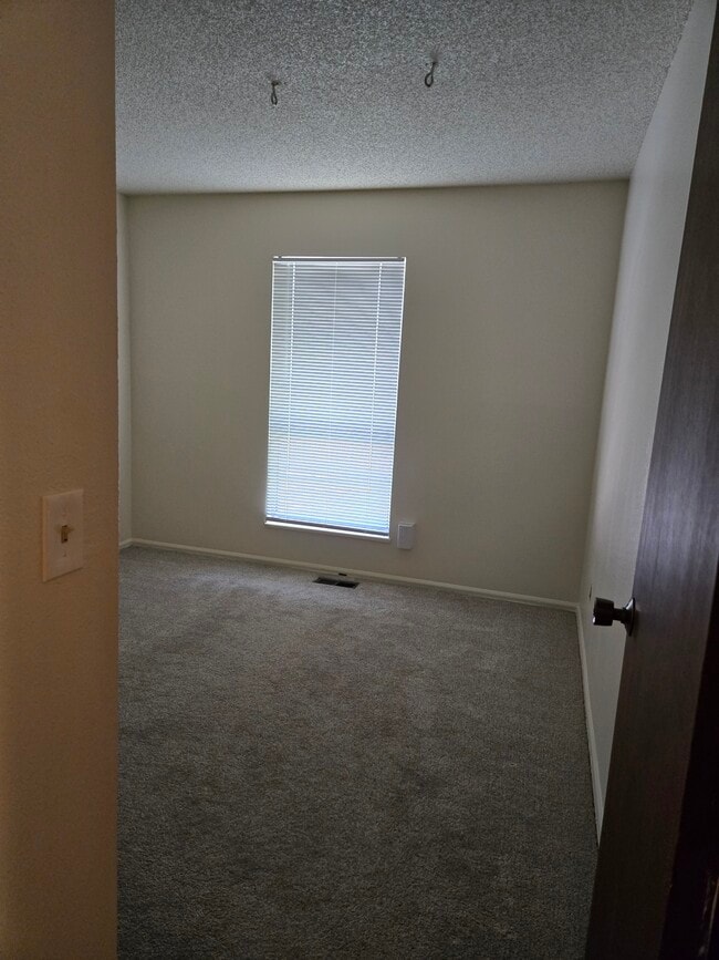 Building Photo - 1570 S Salida Way