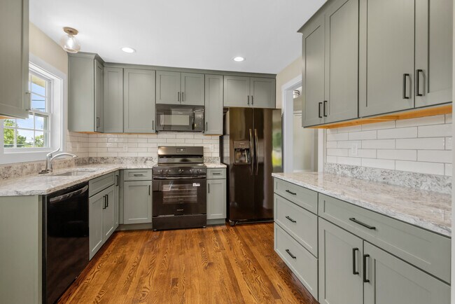 Foto del edificio - 2628 Linden Pl