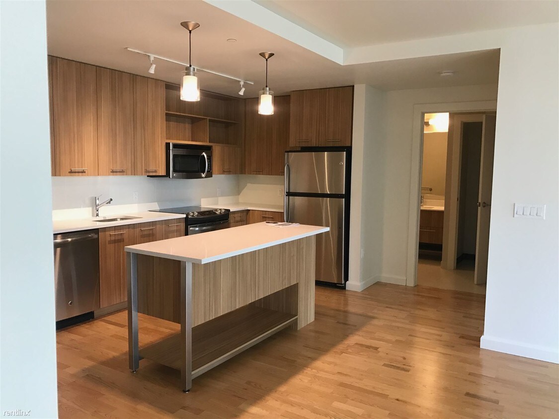 Primary Photo - 2 br, 2 bath Apartment - 680 Washington St
