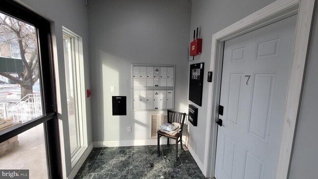 Building Photo - 1729 CENTRE Ave