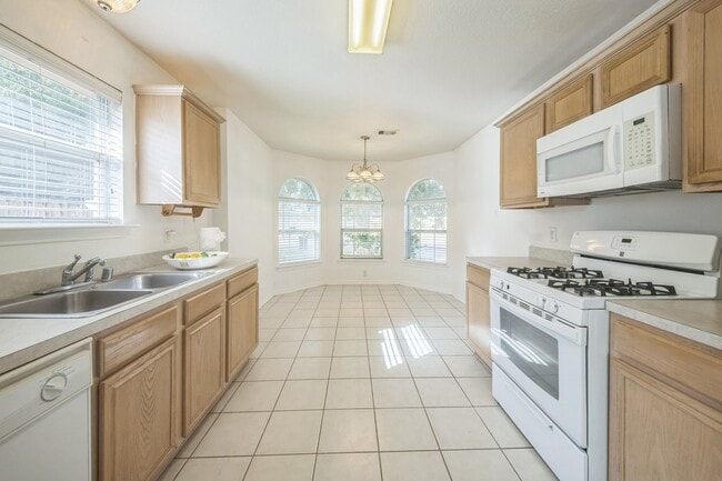 Building Photo - 5751 Wandering Creek Dr