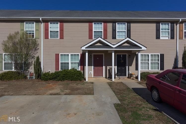 112 Viewpoint Dr, Jackson, GA 30233 House Rental in Jackson, GA