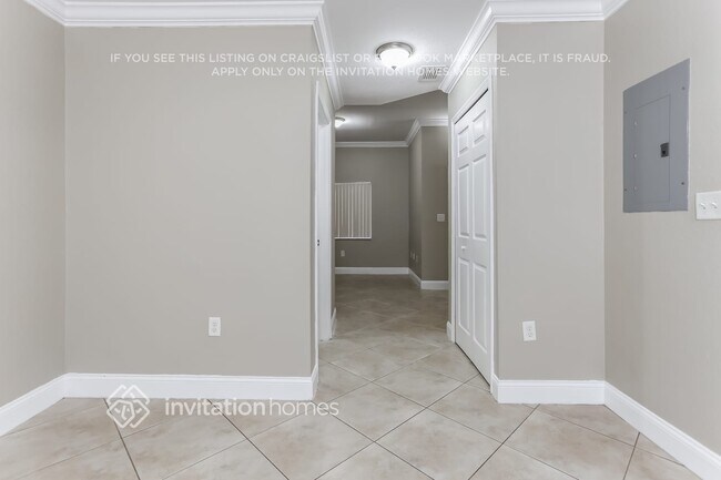 Foto del edificio - 7449 NW 181st St