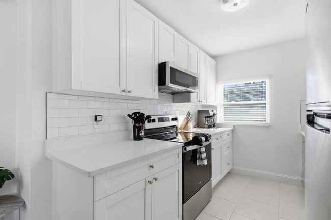 Photo - 118 W Sligh Ave Apartment