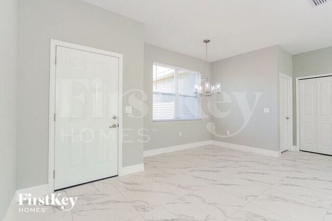 Building Photo - 1644 Tench Ct