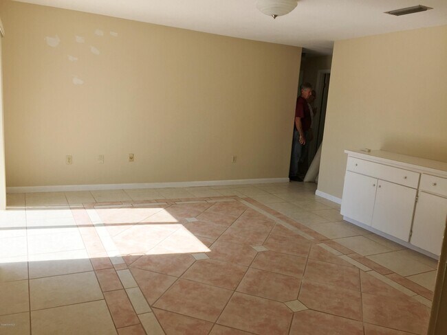 Building Photo - 420 Aruba Ct