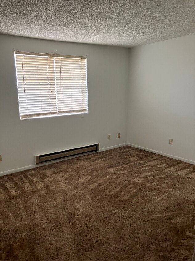 Building Photo - 449-980-980 Hixon Ln