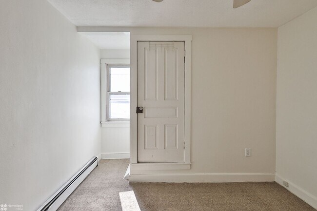 Building Photo - 50 W Catawissa St