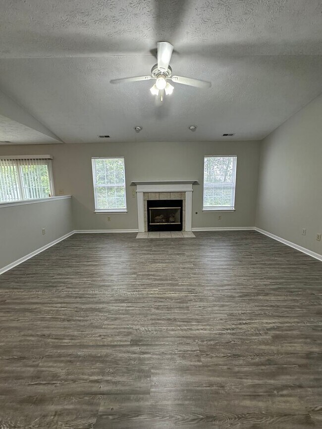 Foto del edificio - 3 Bedroom Home in West Lafayette - AVAILABLE IN FEBRUARY