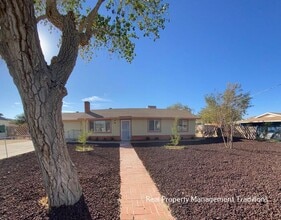 Building Photo - 40627 166th St E