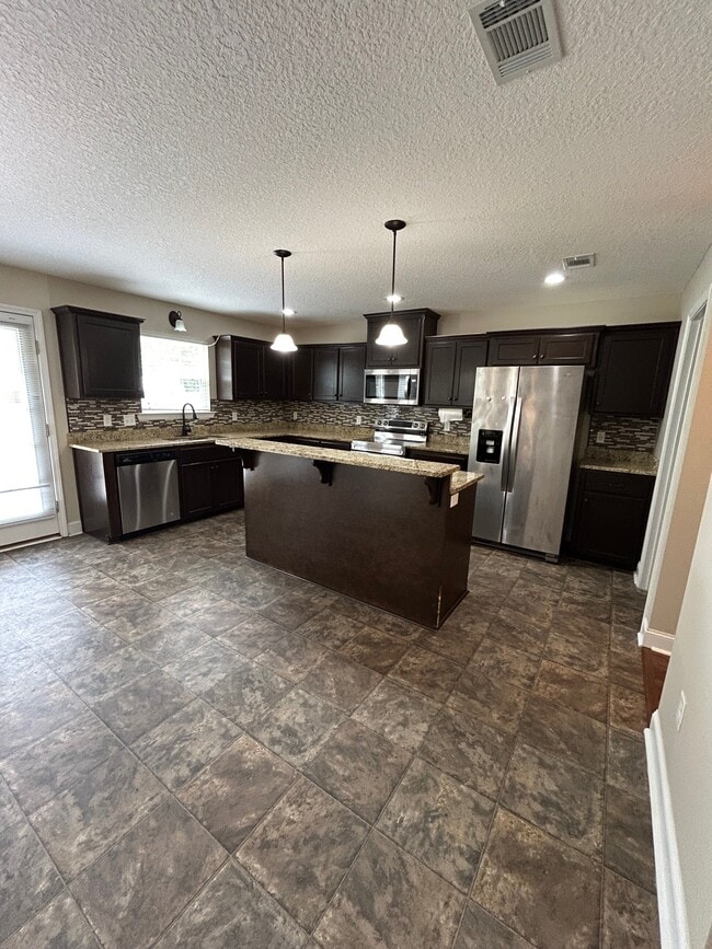 Building Photo - 709 Highgrove Ct