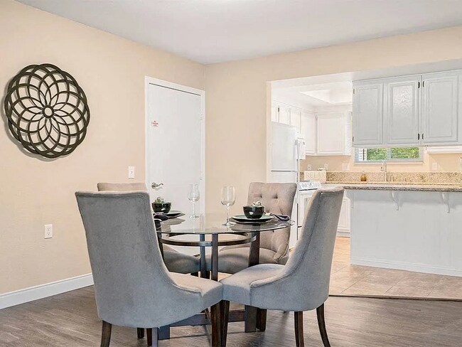 Foto del edificio - 21495 Lemay Dr