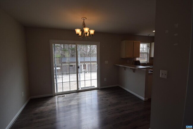 Foto del edificio - 7136 Venable Rd