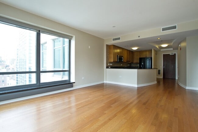 Building Photo - 130 N Garland Ct