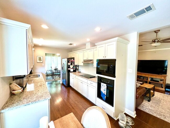 Building Photo - 3 Bedroom House in Baton Rouge