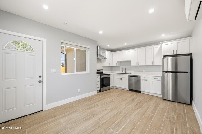 Foto del edificio - 13104 Filmore St