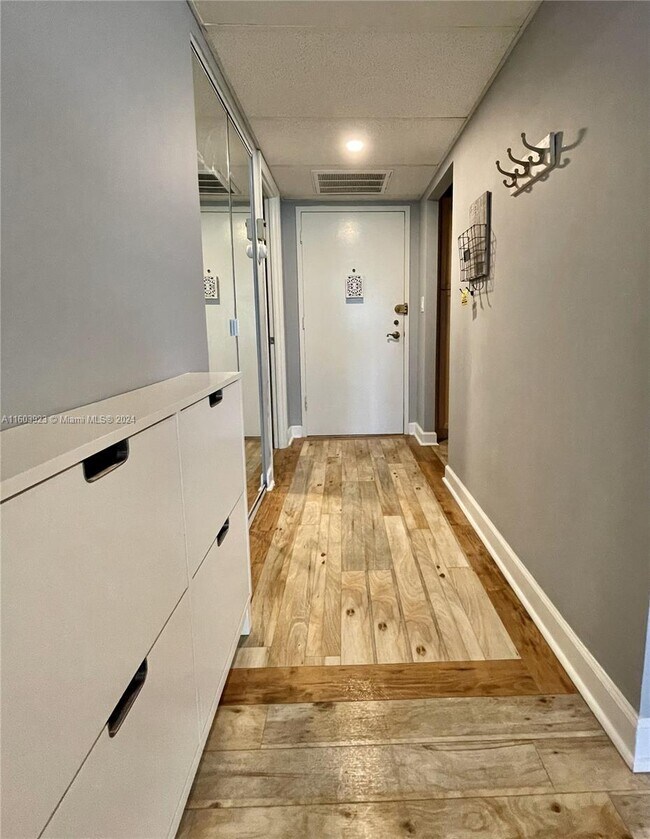 Foto del edificio - 2751 Taft St