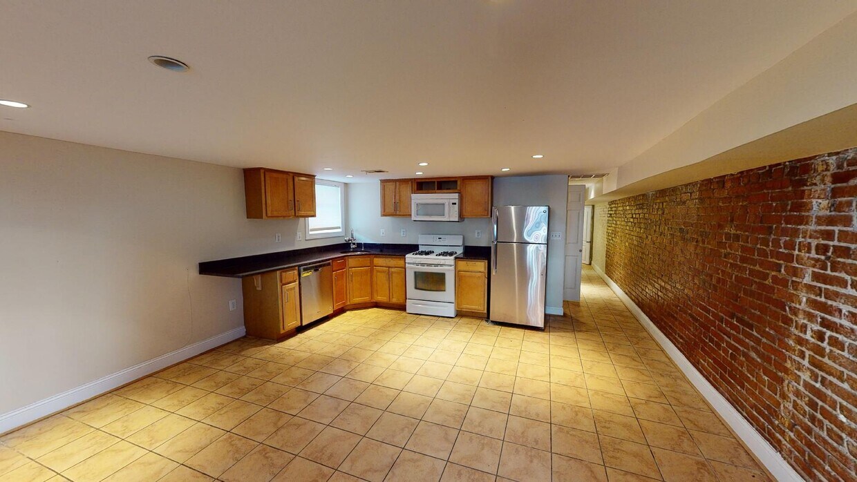Primary Photo - 3642-3611 11th St NW