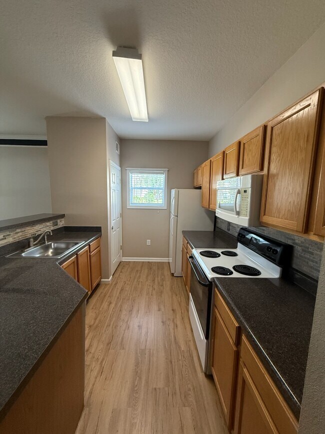 Kitchen - 4802 51st St W