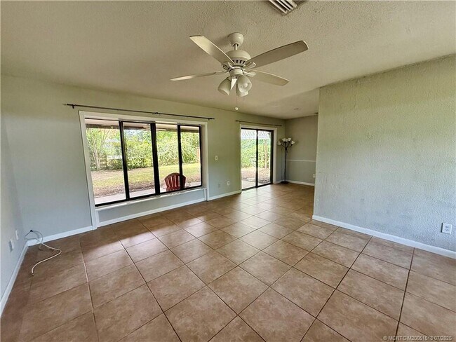 Foto del edificio - 1002 SE 15th Ct