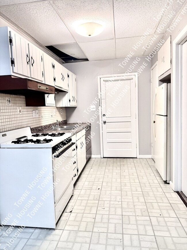 Building Photo - 70 Harvey Ave