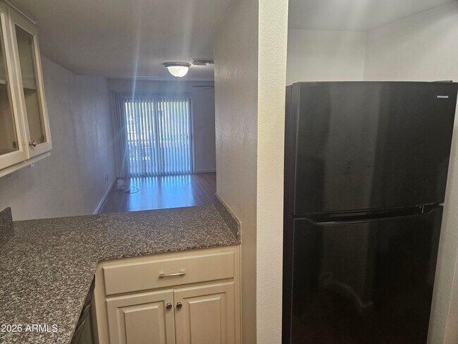 Building Photo - 885 N Granite Reef Rd