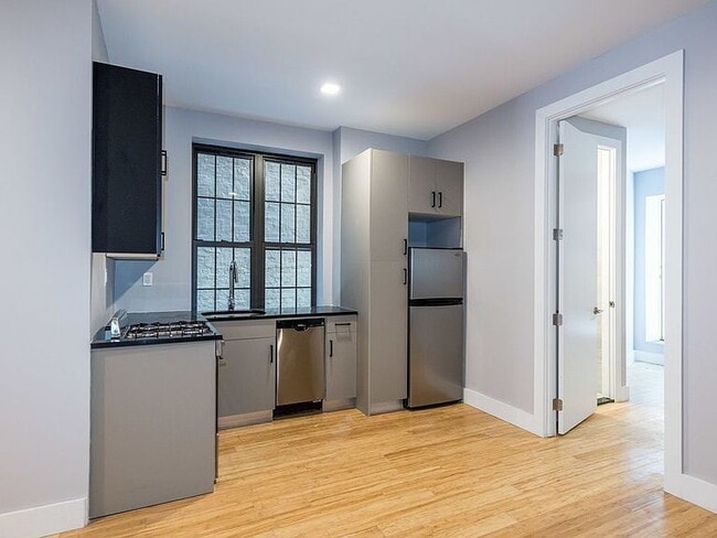 Foto del edificio - "Charming 3-Bedroom Brooklyn Retreat with ...