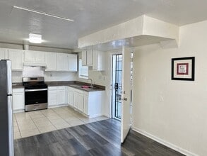 Building Photo - 1317 8rd Ave