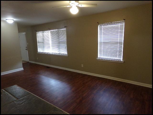 Foto del edificio - 13 Point O Woods Dr