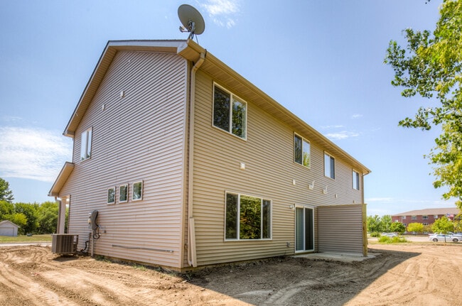 Building Photo - 306 SE 30th