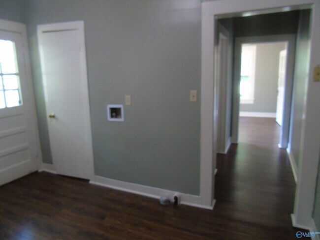 Foto del edificio - 1305B Wells Ave SE