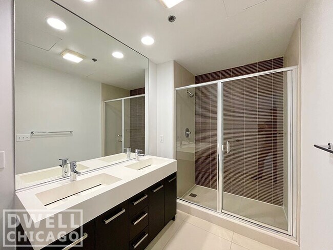 Building Photo - 1100 S Delano Ct W