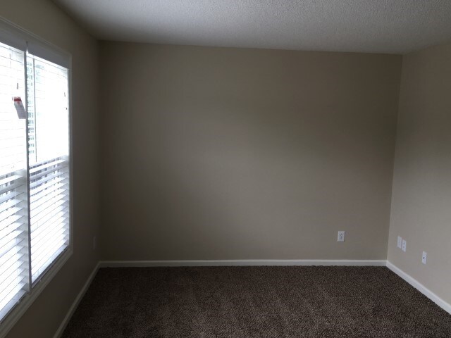 Foto del edificio - 4809 Tommans Trl