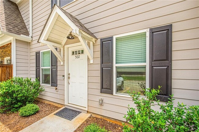 Building Photo - 502 Wimpy Mill Rd