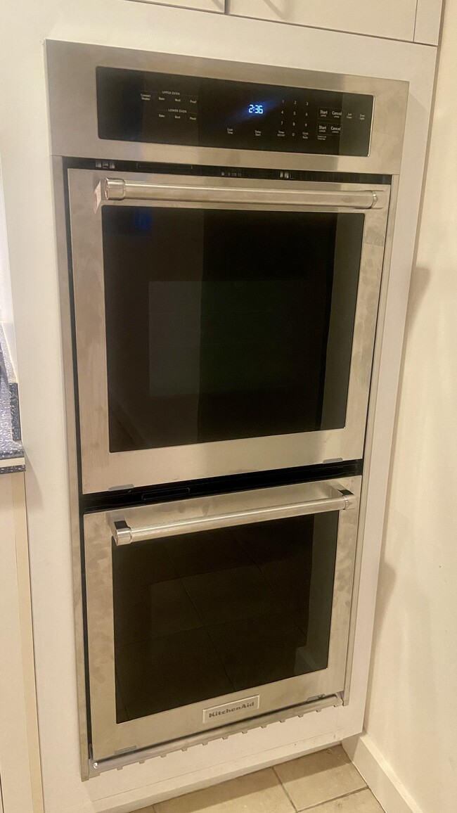 All-new KitchenAid double oven - 1852 Wyoming Ave NW