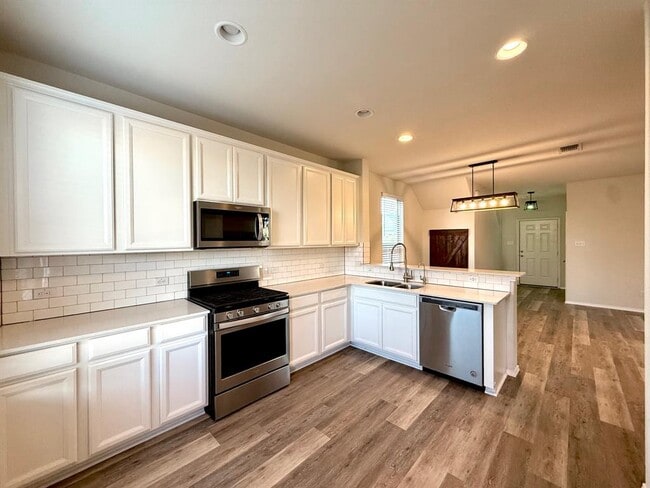 Building Photo - 249 La Dera Dr