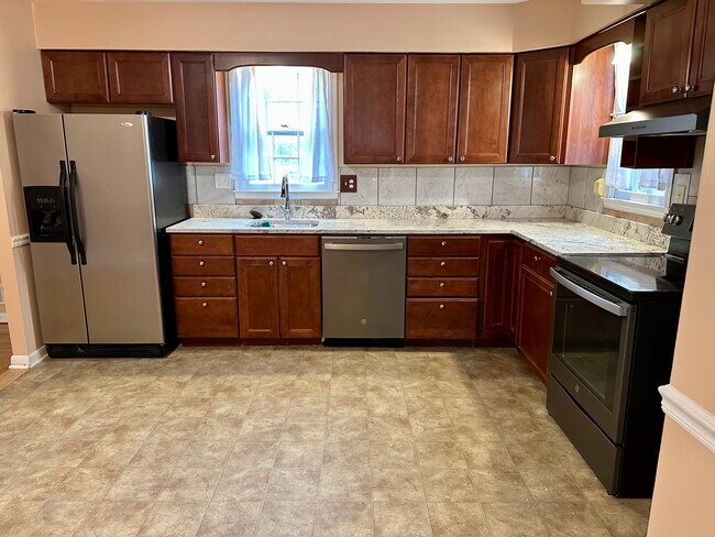 Building Photo - 923 Jackson Blvd