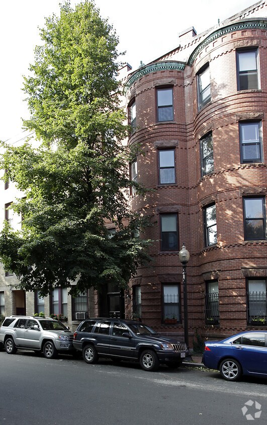 Building Photo - 146 Worcester St