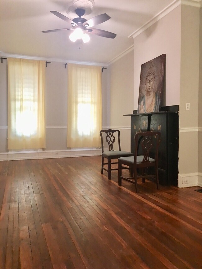 Foto del edificio - Beautiful 3-Bedroom Townhouse in North Phi...