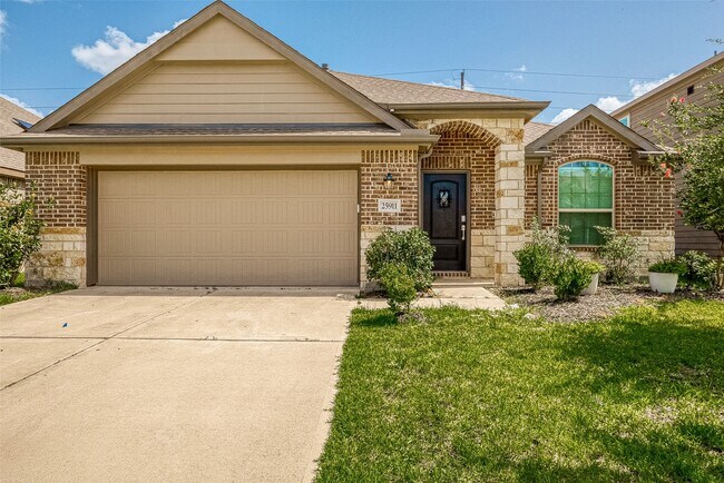 Foto del edificio - 25911 Rustical Rd