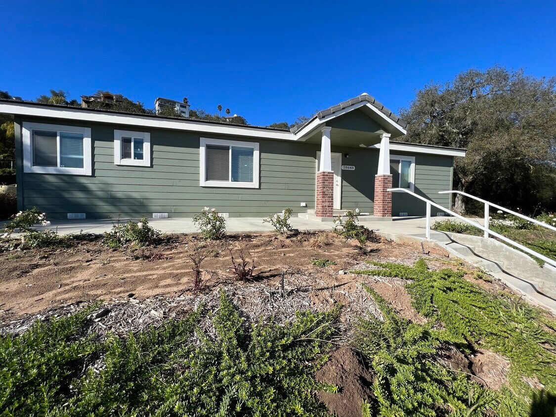 Primary Photo - 28648 Meadow Glen Way W