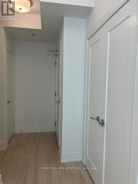 Building Photo - 310 Tweedsmuir Ave