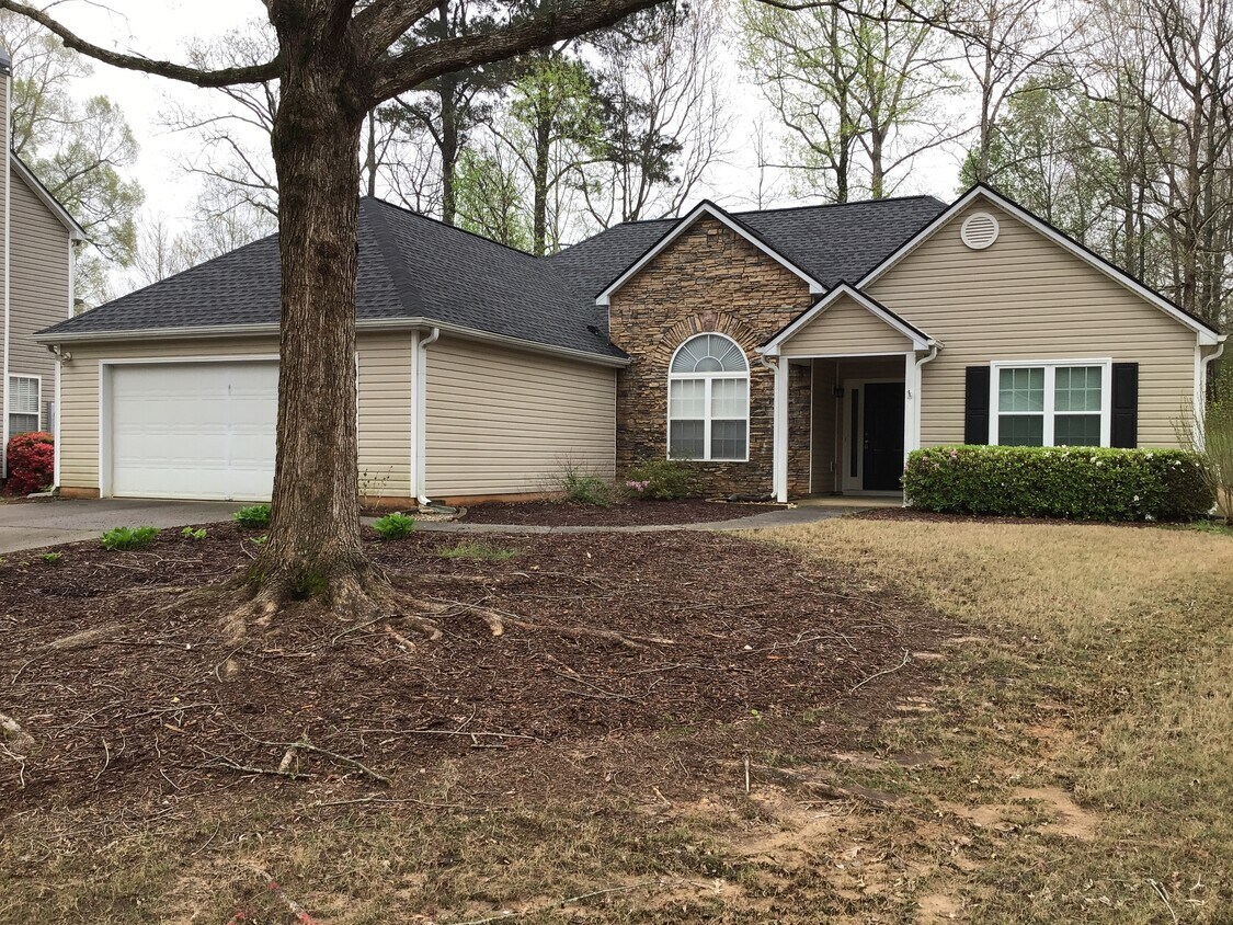270 Grayson Manor Drive House Rental in Loganville, GA