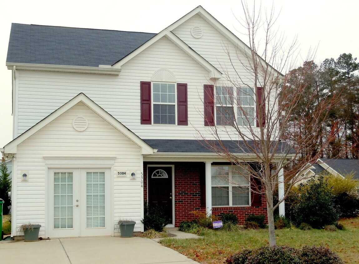 Primary Photo - Beautiful 4bd/2.5bth home with an open lay...