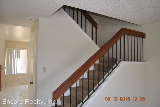 Building Photo - 3 br, 2.5 bath House - 1889 Manzana Way
