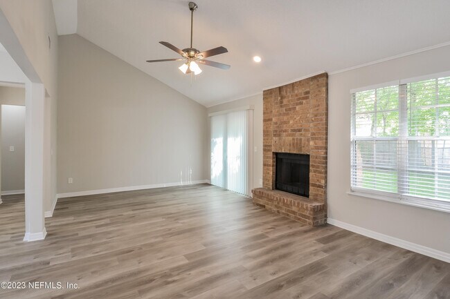 Foto del edificio - 2382 Dundee Ct E
