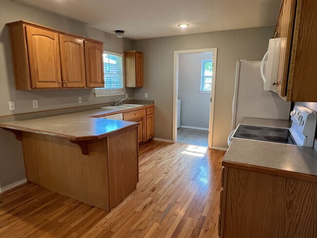 Foto del edificio - 3 Bedroom Home in Wonderful Neighborhood!