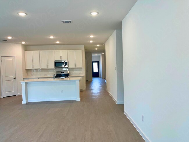 Foto del edificio - 8923 Military Dr W