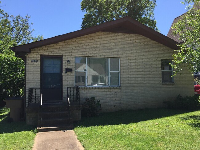 Foto del edificio - 1003 Lawrence Ave