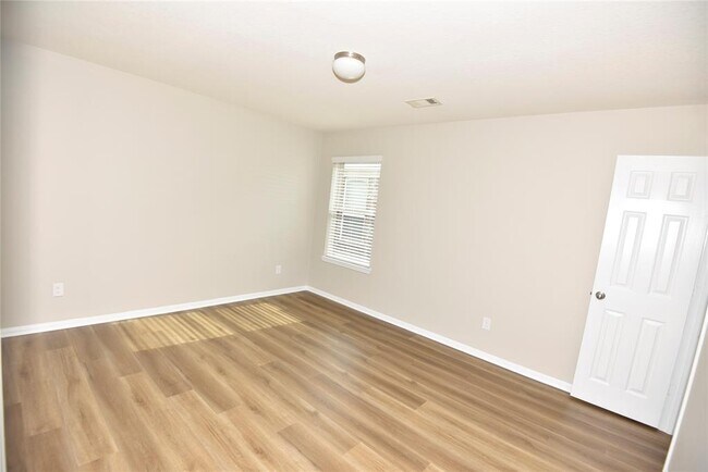 Building Photo - 9944 Western Ridge Way